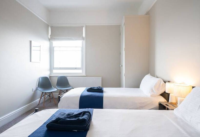 The Veteran Hotel & Bar