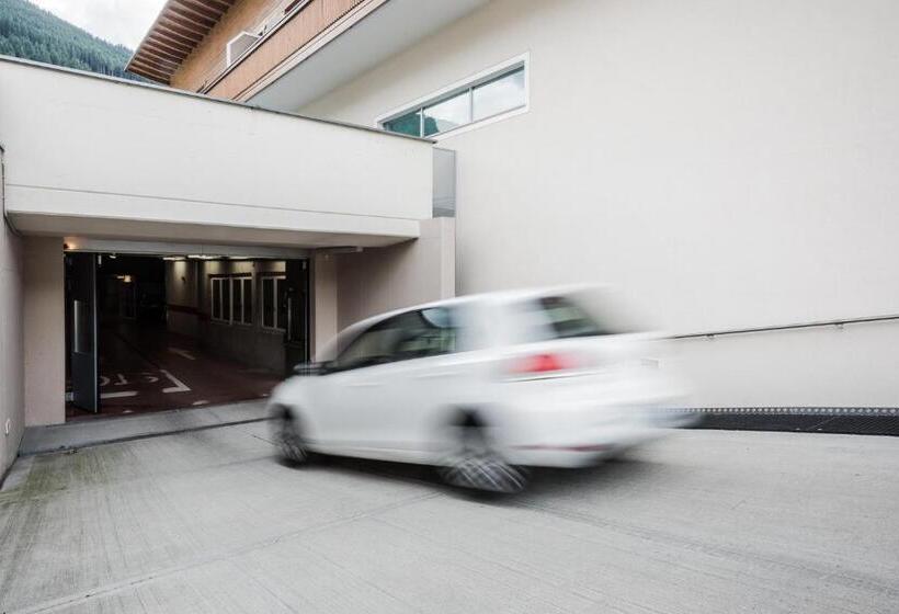 Alpine Nature Hotel Stoll