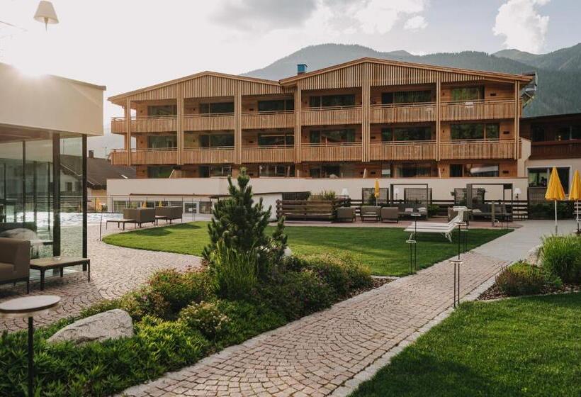 Alpine Nature Hotel Stoll