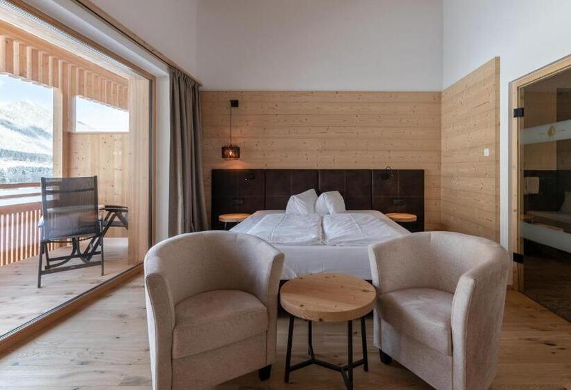 Alpine Nature Hotel Stoll