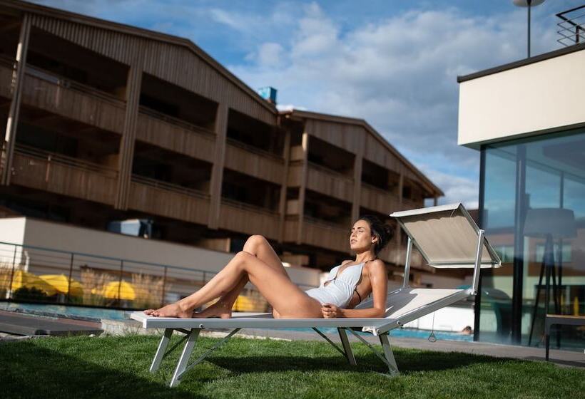 Alpine Nature Hotel Stoll