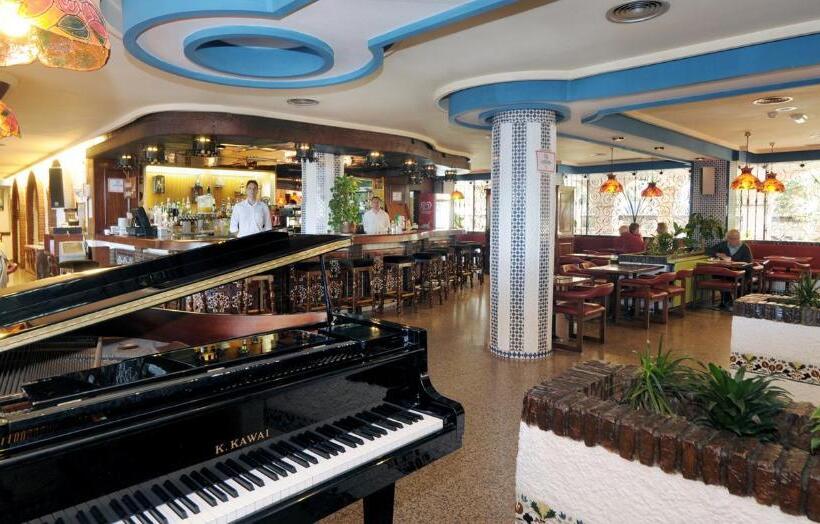 Apartamentos Bajondillo