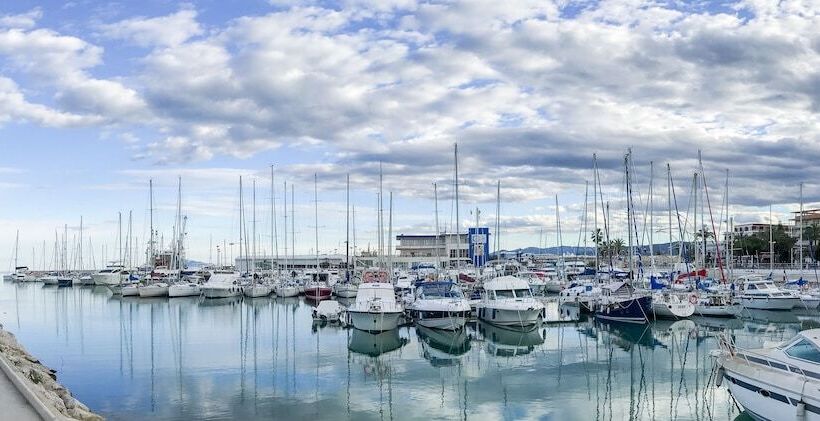 Apartamentos Turisticos Biarritz  Bloque I