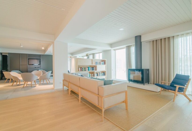 Aqualuz Lagos by The Editory