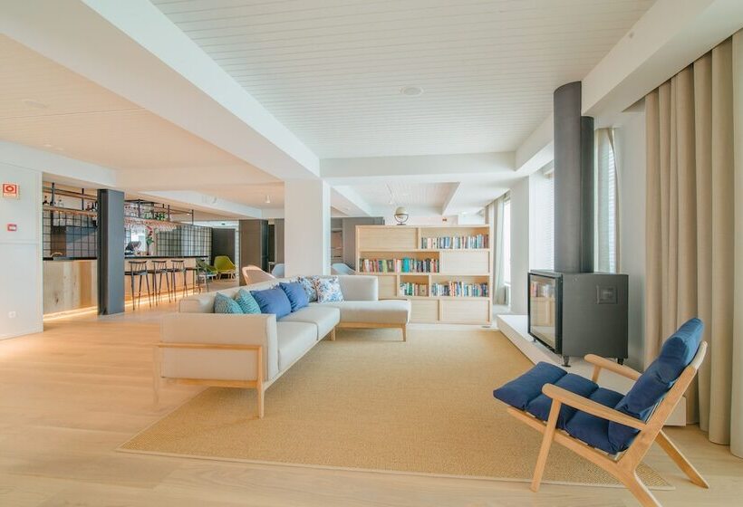 Aqualuz Lagos by The Editory