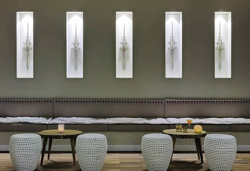 Отель H10 White Suites