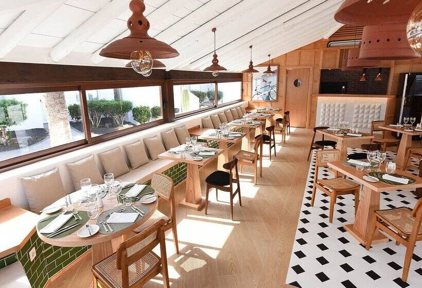 Отель H10 White Suites