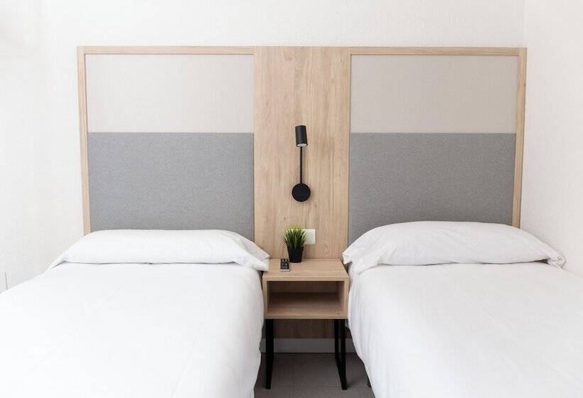 Dynastic Rooms Apartments