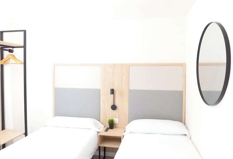 Dynastic Rooms Apartments