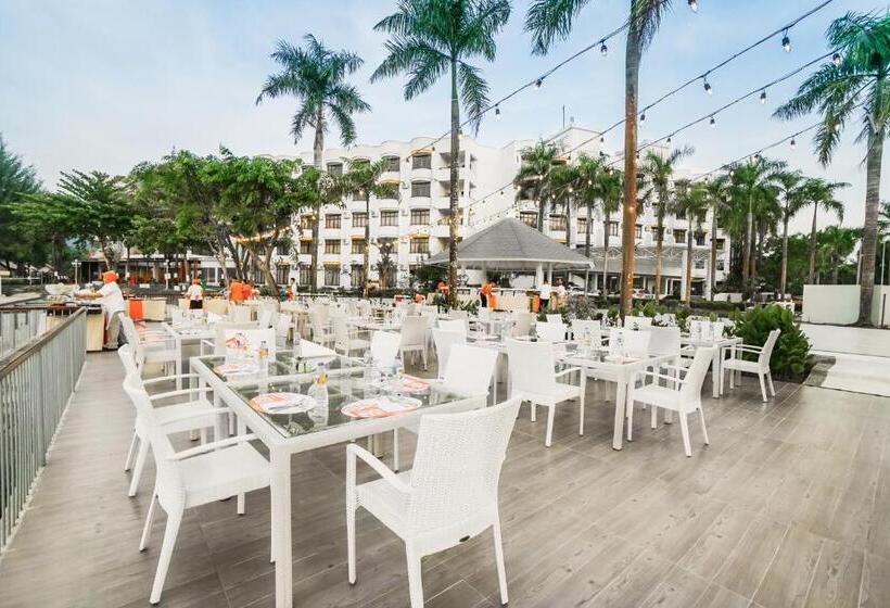 Harris Resort Batam Waterfront