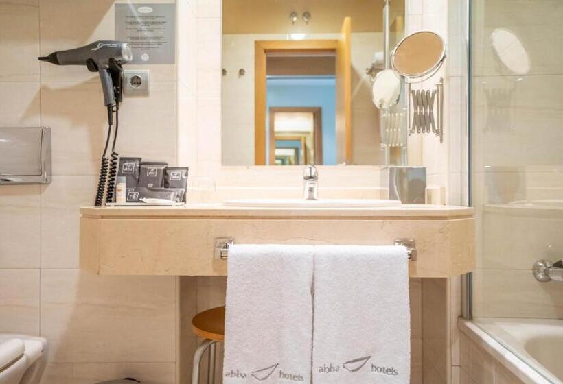 فندق Abba Comillas