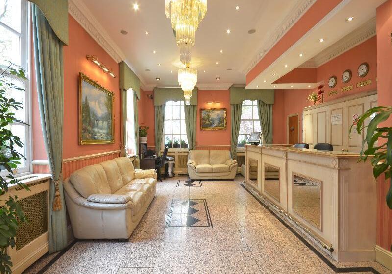 Отель Alexandra