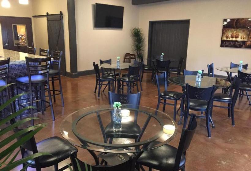 Brentwood Suites, Ascend Hotel Collection