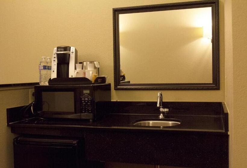 Brentwood Suites, Ascend Hotel Collection