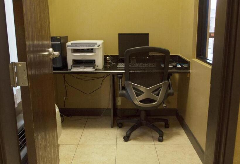 Brentwood Suites, Ascend Hotel Collection