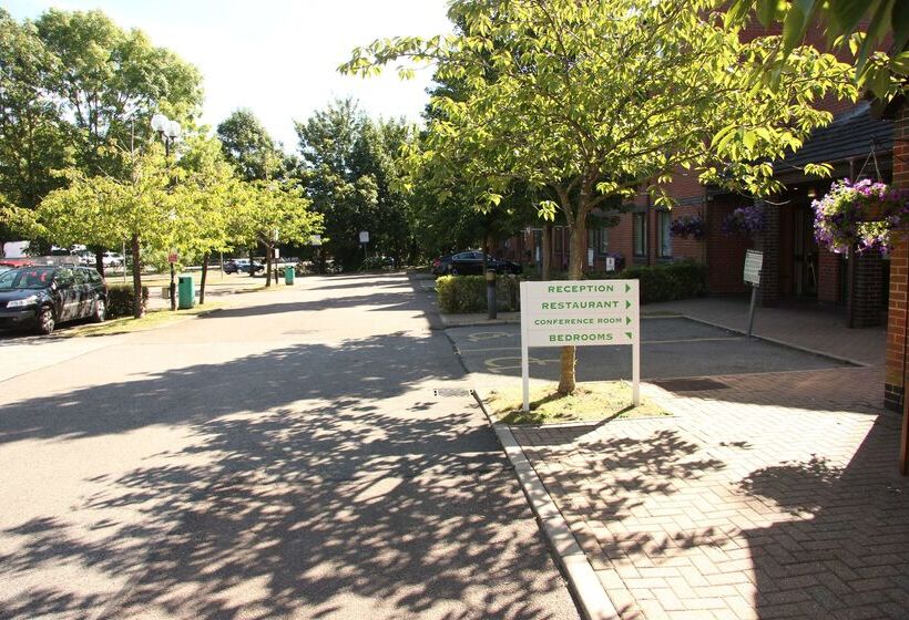 فندق Campanile Milton Keynes  Fenny Stratford