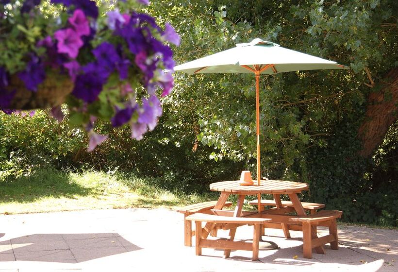 בית מלון כפרי Campanile Milton Keynes  Fenny Stratford