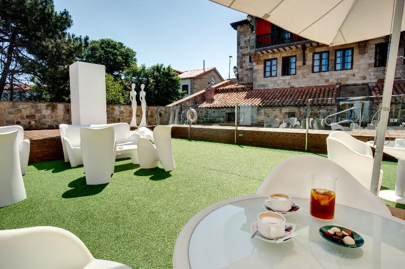 בית מלון כפרי Costa Esmeralda Suites