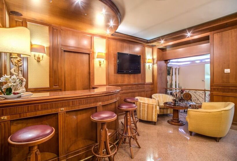 هتل Della Torre Argentina