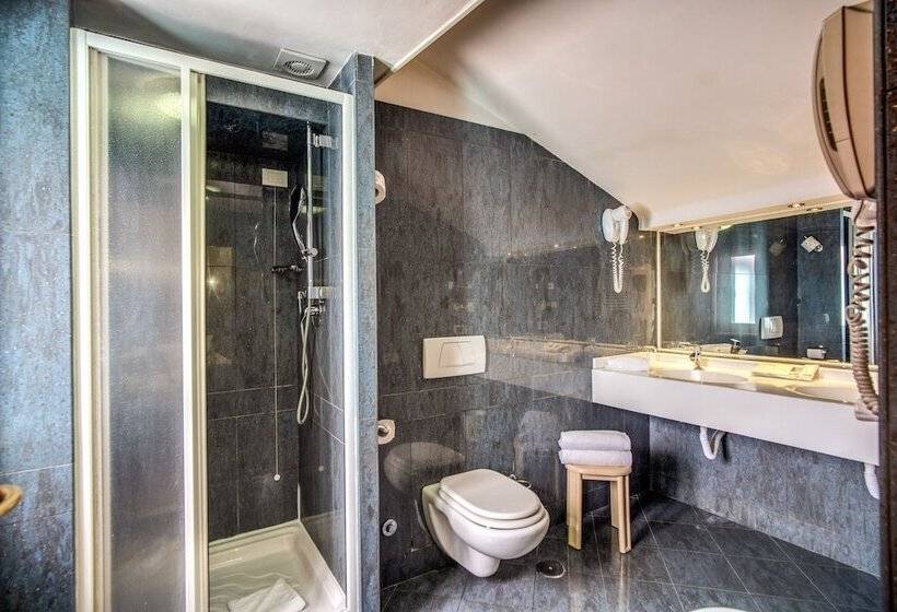 هتل Della Torre Argentina