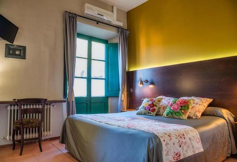 هتل Els Jardins De La Martana