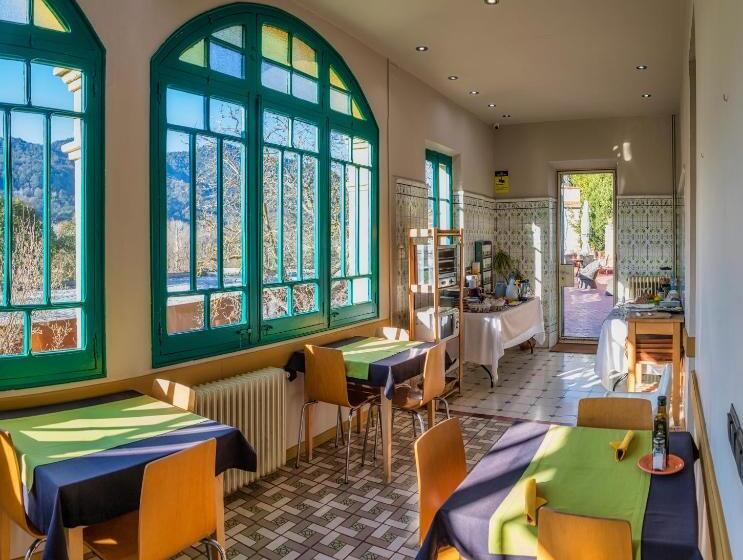 هتل Els Jardins De La Martana