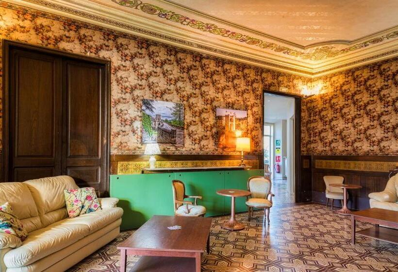 هتل Els Jardins De La Martana