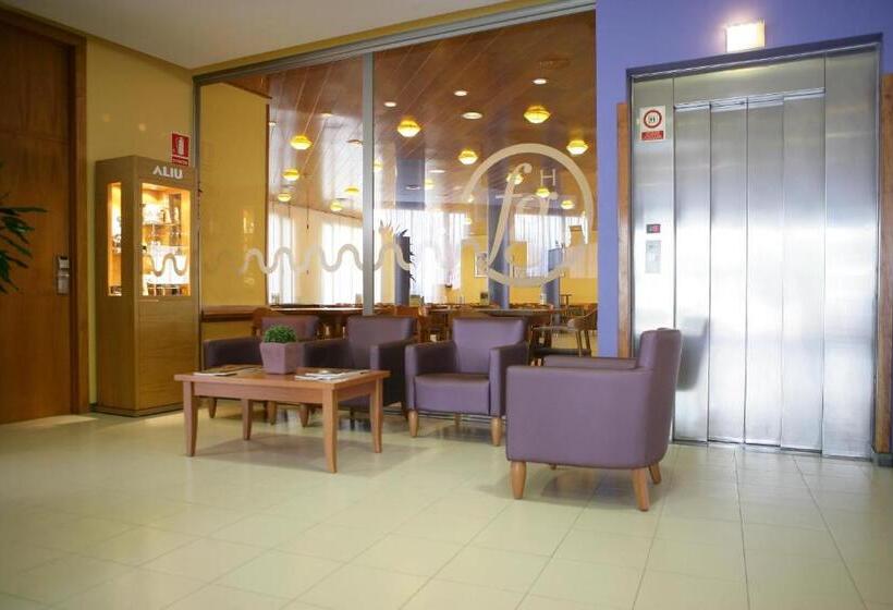 هتل Fenals Garden