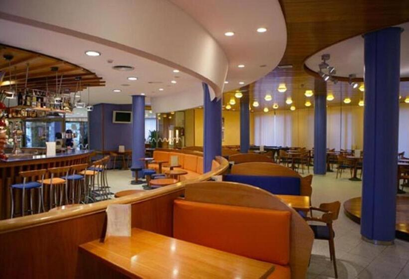 酒店 Fenals Garden