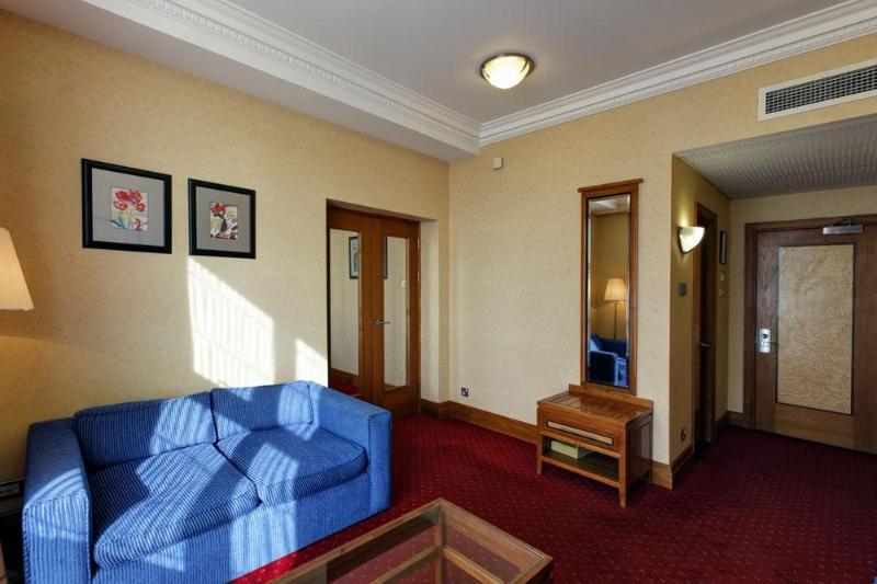 Отель Grange Bracknell