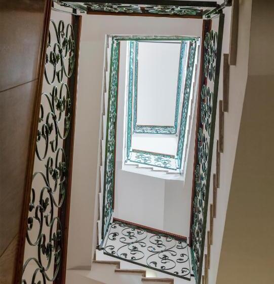 Отель H10 Raco Del Pi