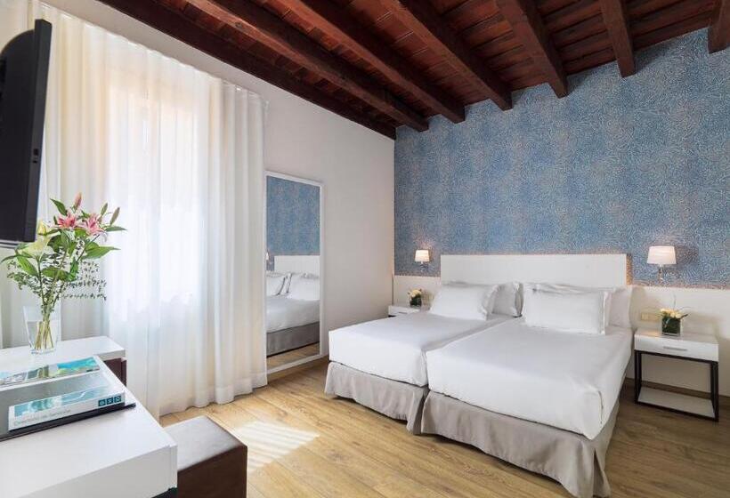 Отель H10 Raco Del Pi