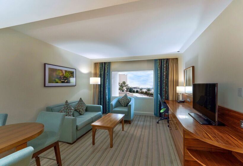 هتل Hilton Garden Inn Ras Al Khaimah