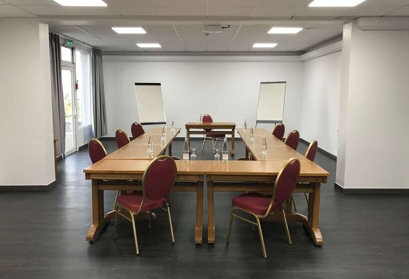 호텔 Hôtel Restaurant Kyriad Direct Dijon Nord   Zenith   Toison D Or