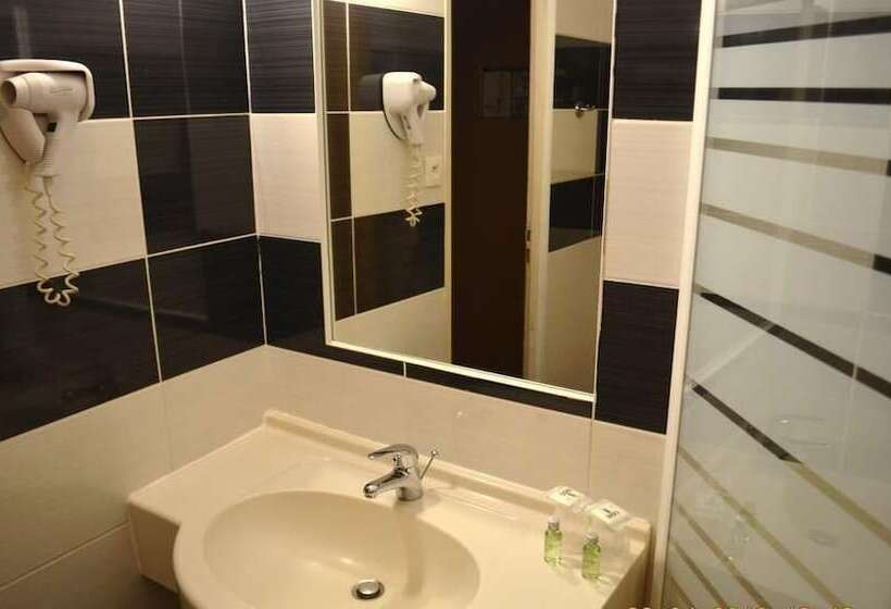 호텔 Hôtel Restaurant Kyriad Direct Dijon Nord   Zenith   Toison D Or