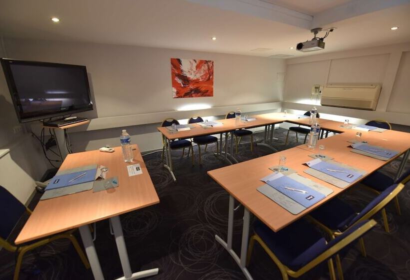 Kyriad Hotel Dijon Gare