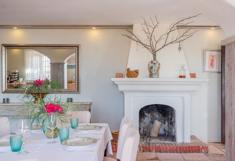 La Tartana Hotel Boutique