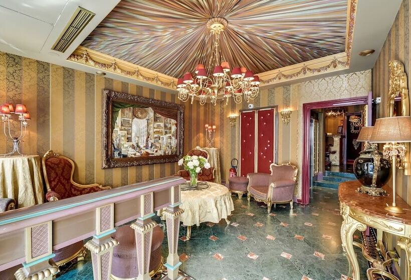 Hotel La Villa Royale