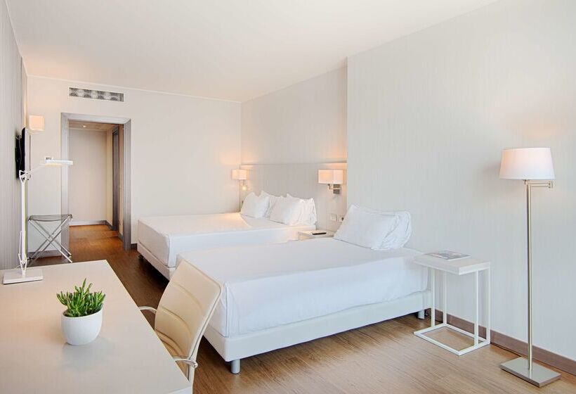 Отель NH Lecco Pontevecchio