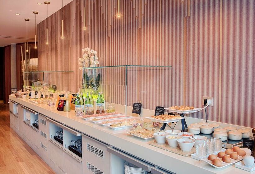 Отель NH Lecco Pontevecchio