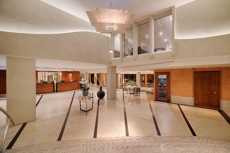 Отель NH Lecco Pontevecchio