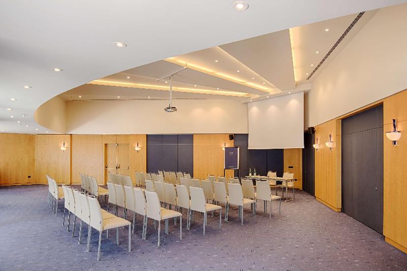 Отель NH Lecco Pontevecchio