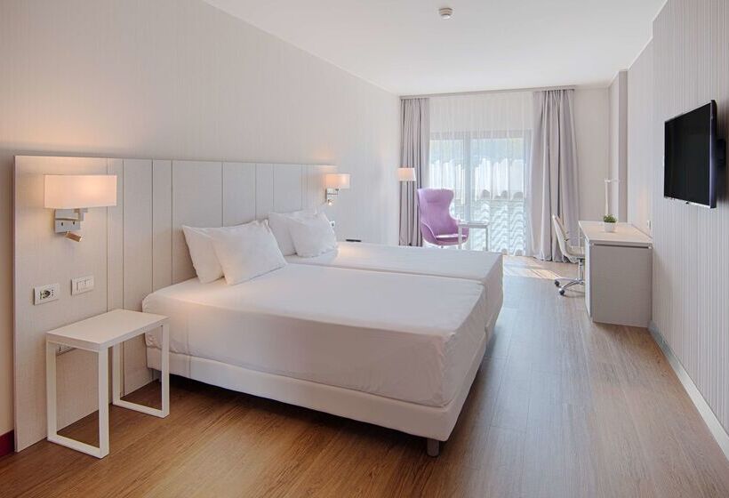 Отель NH Lecco Pontevecchio