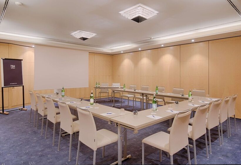 Отель NH Lecco Pontevecchio