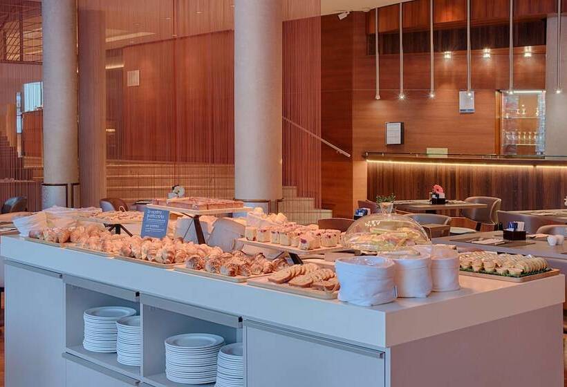 Отель NH Lecco Pontevecchio