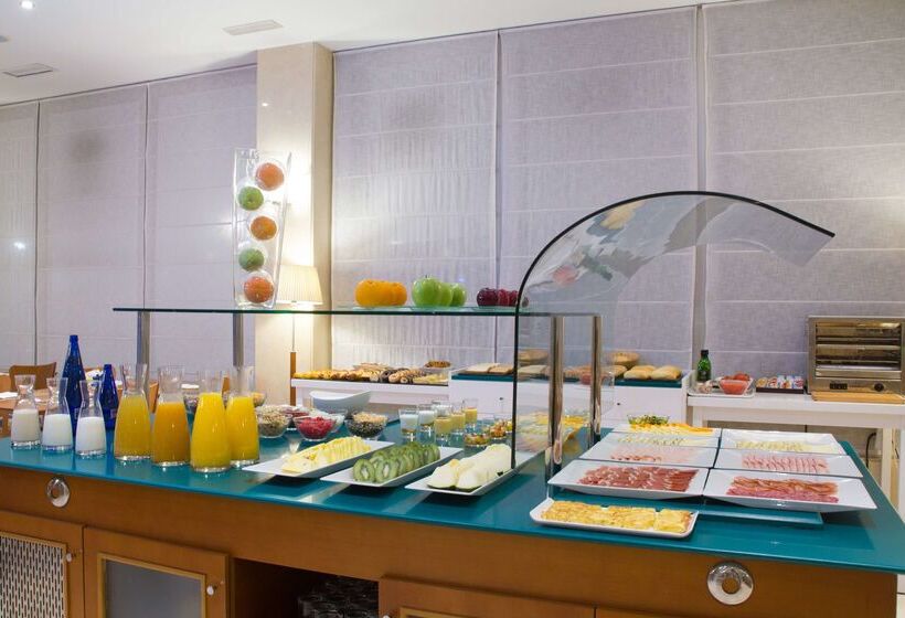 Отель NH San Pedro De Alcántara