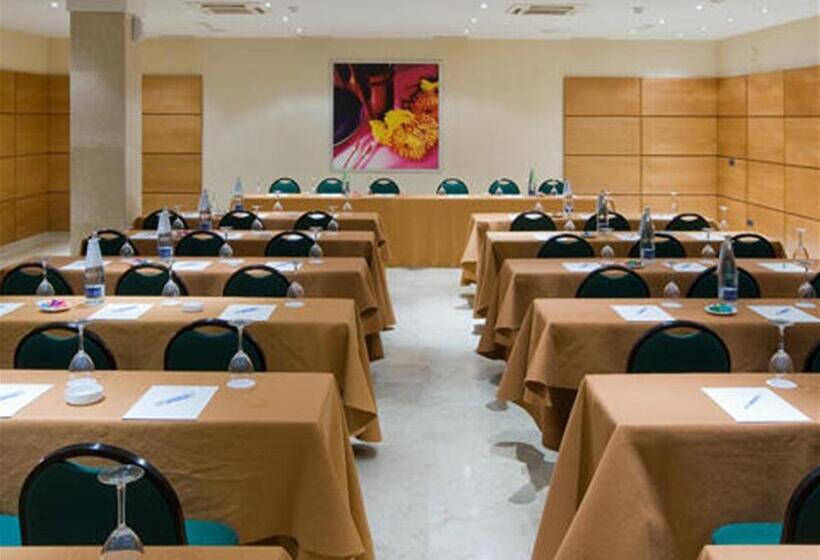 Отель NH San Pedro De Alcántara