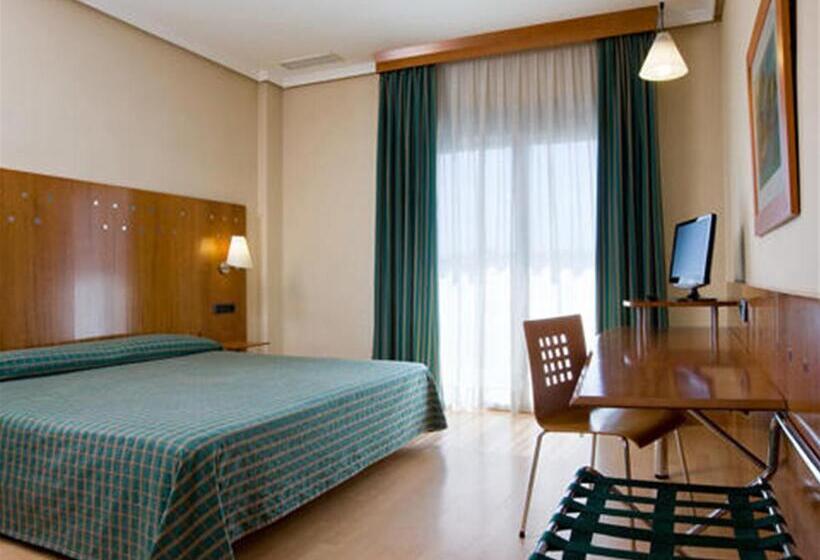 Отель NH San Pedro De Alcántara