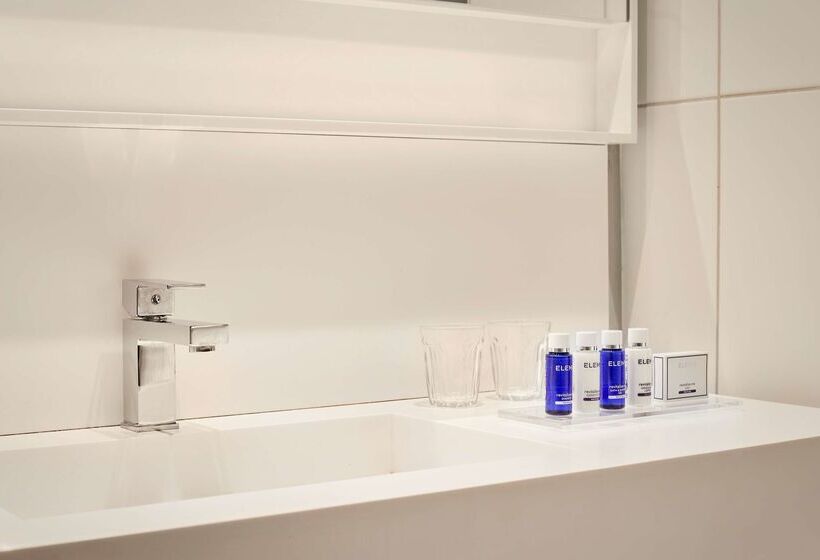 هتل Park Plaza Victoria London