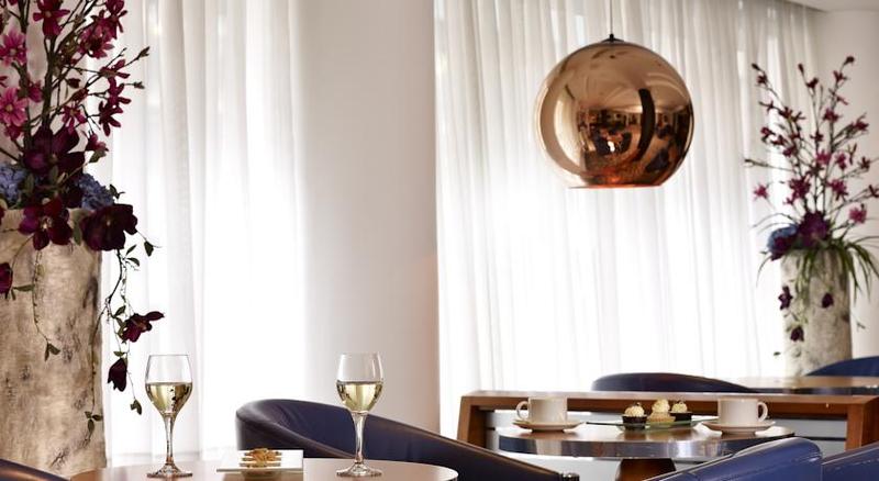 Отель Park Plaza Victoria London